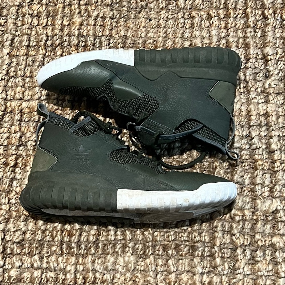 Adidas Tubular Men’s Size 11 Shoes